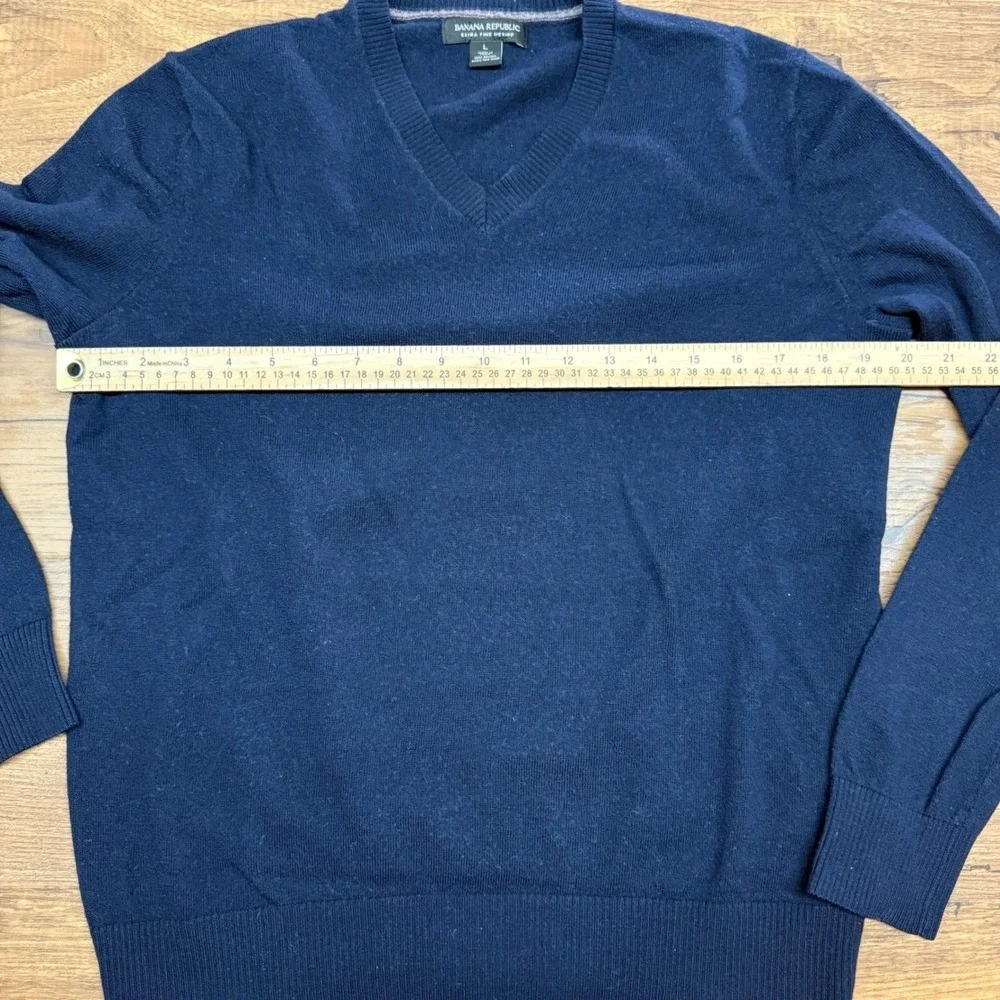Banana Republic Mens Large Extra Fine Merino Wool V-Neck Sweater Preppy Academia